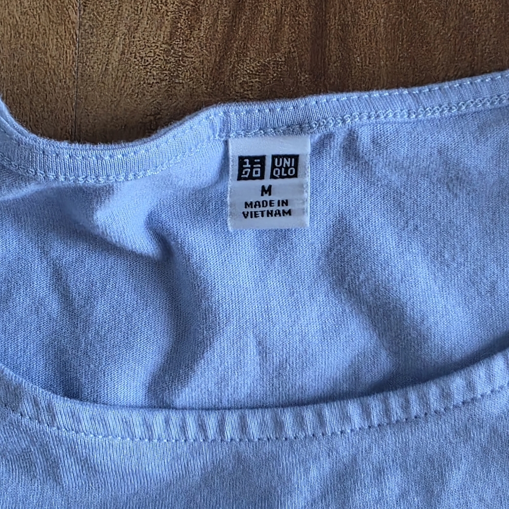 Uniqlo Ruffle Sleeve Top - Picture 2 of 2